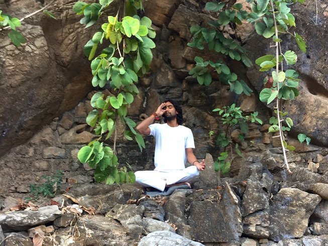 Pinkwhaleclub 1 Month Online Weight Loss Yoga Challenge Personal Retreat with Yogi Vimal
